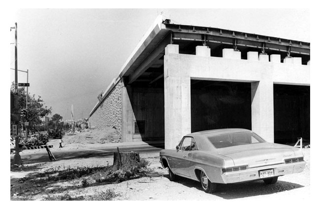 Click on image for detail and caption. Courtesy DC Public Library, Star Collection, copyright Washington Post