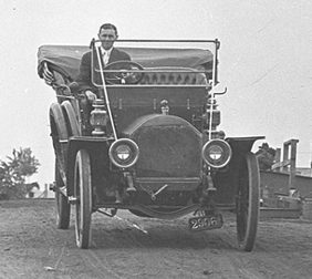 Speedway touring car